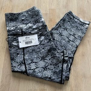 NWT Light & Tight Leggings